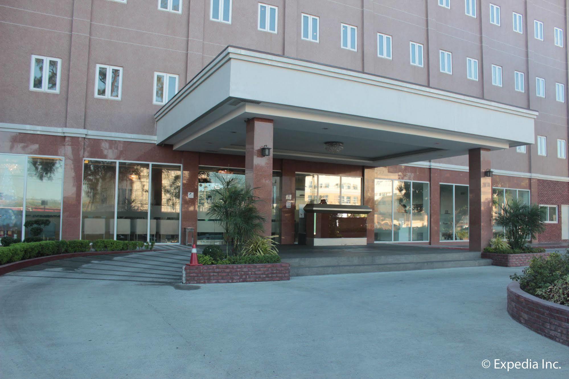 ซัน พลาซ่า ซูบิค โฮเต็ล Aparthotel โอลองกาโป ภายนอก รูปภาพ